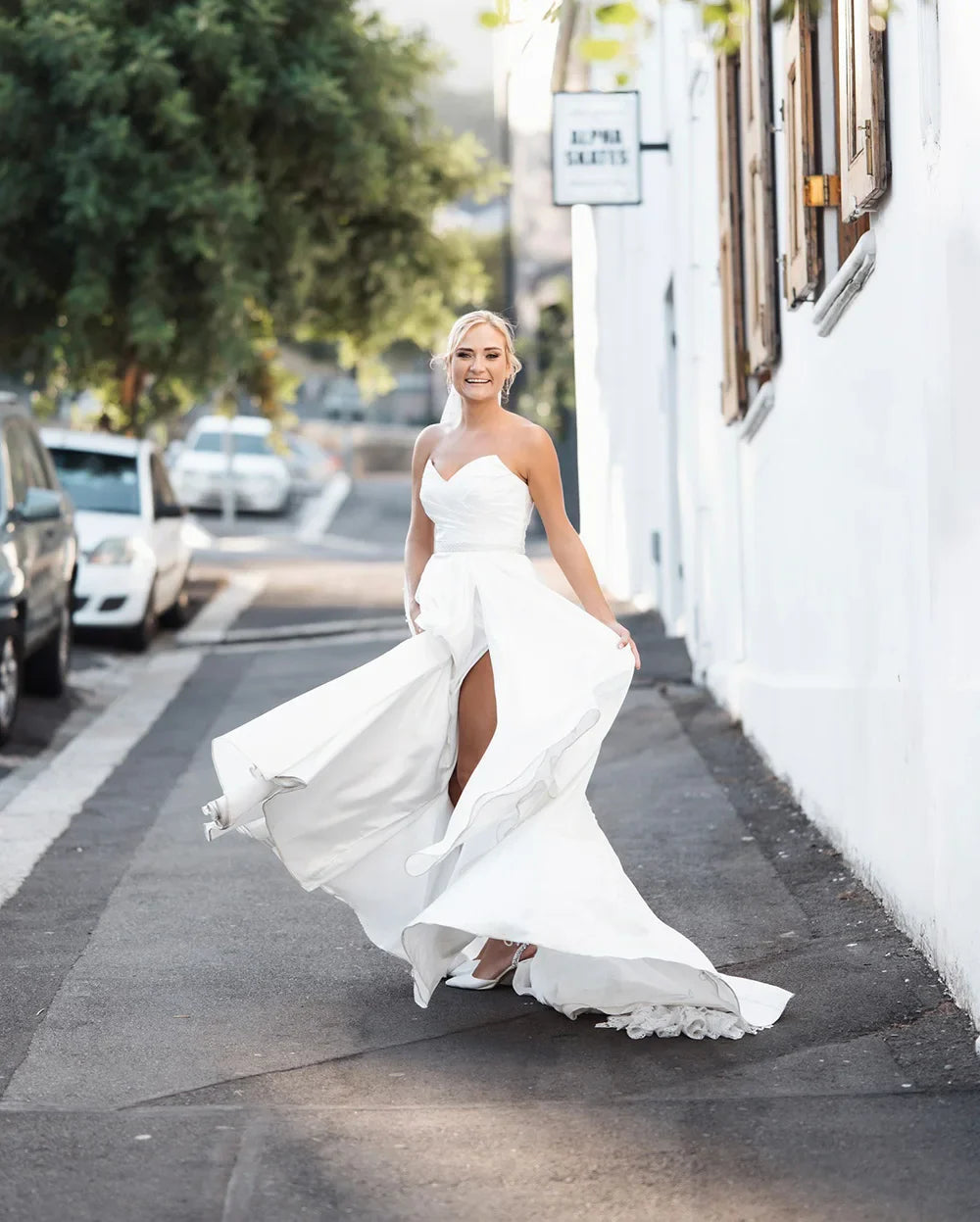Satin Sweetheart Wedding Dresses Slit A Line Strapless Bridal Dress Modern Elegant Civil Party Gown Bride Wear Customized