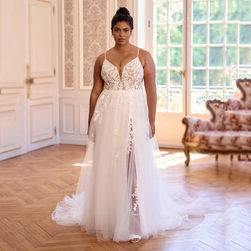 Boho Wedding Dresses Plus Size Bride Gown Illusion Tulle Lace Appliques Bridal Dress A-Line Court Train V-Neck Wedding Gown