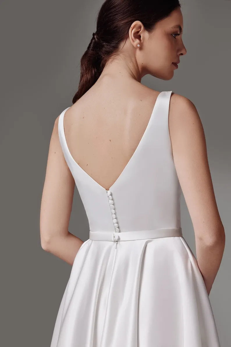 Elegant A Line Wedding Dresses Modern Princess Bridal Dress White Satin Backless Women Formal Wedding Gown Customized