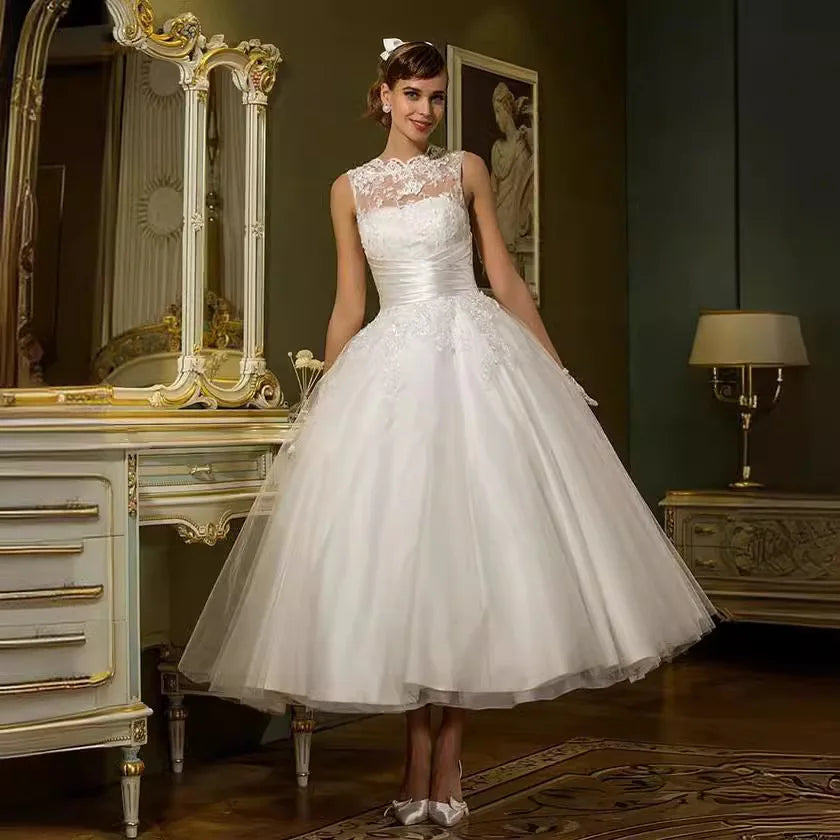 Classic short wedding dress 2026 boat neck sleeveless buttons lace applique bride garden bridal gown