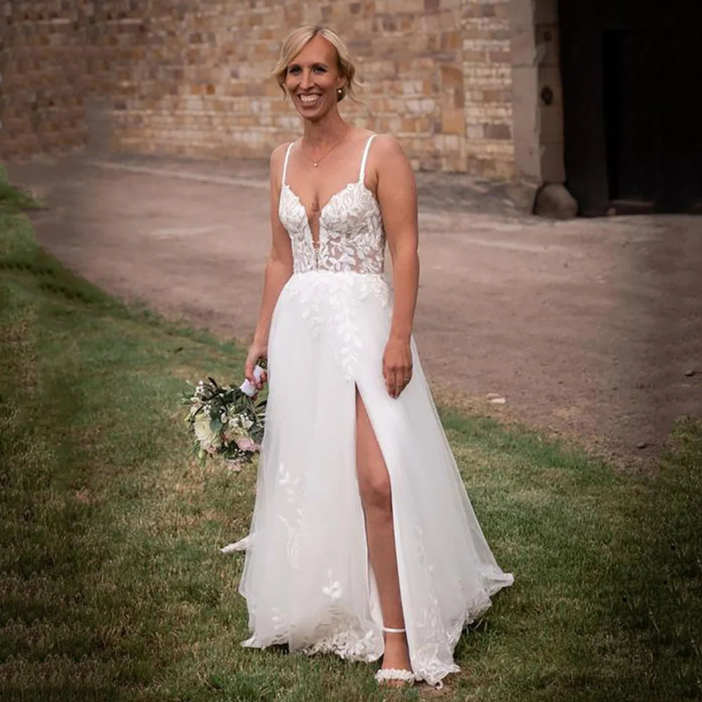Boho V-Neck Wedding Dresses Luxury Brides Dress Lace Appliques A Line Backless Tulle Bridal Dress Wedding Gown Customized