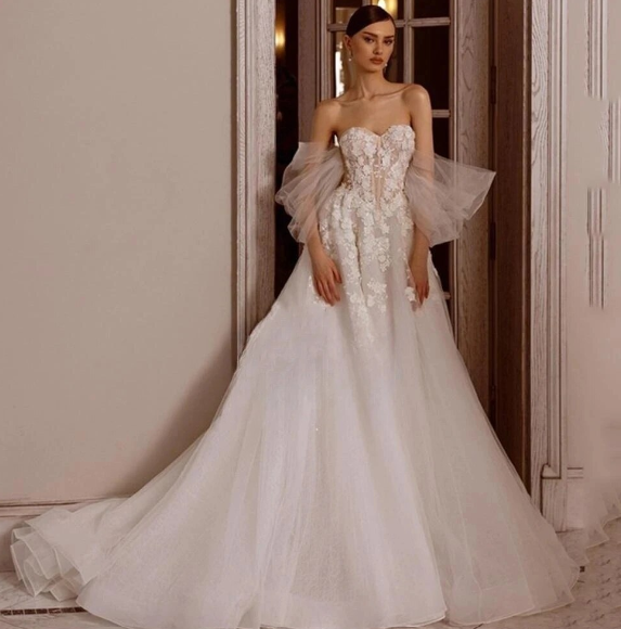 Exquisite A-line tulle tiered off-the-shoulder lace appliques vintage wedding dress bridal gown