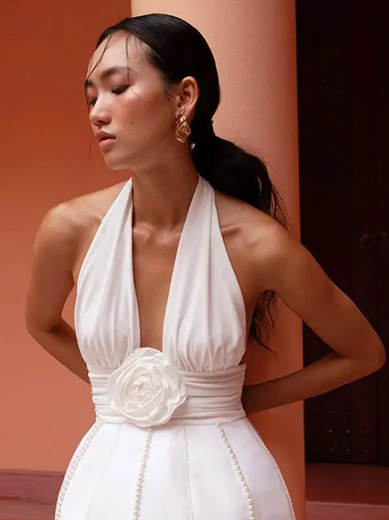 Sexy Halter Ivory Mini Wedding Dress A Line Sleeveless Bridal Gown Soft Satin V Neck Bridal Dresses Custom Made