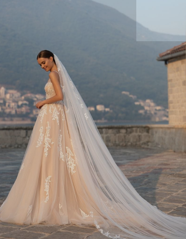 A-line sequined spaghetti straps lace beach wedding dress bride bridal gown