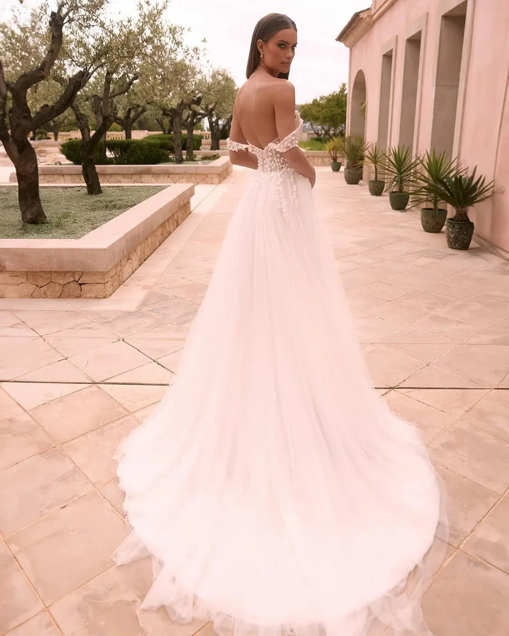 Customized Elegant A-line Boho Wedding Dress V Neck Floral Lace Off-Shoulder Tulle Large Size Bridal Gown for Women