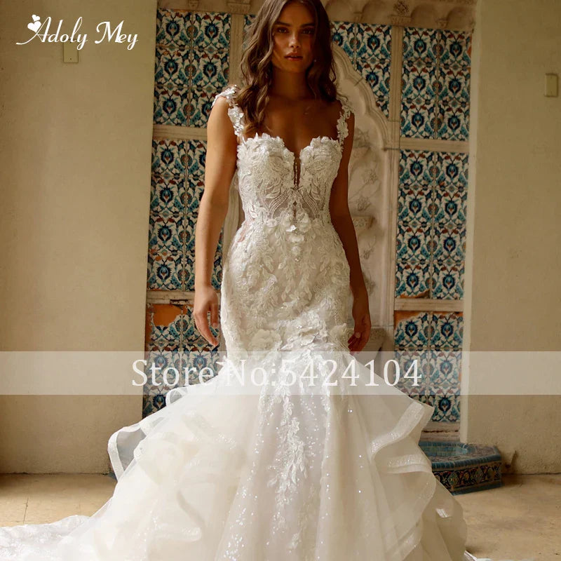 Gorgeous Flowers Spaghetti Straps Mermaid Wedding Dress Delicate Beading Appliques Backless Trumpet Bridal Gown