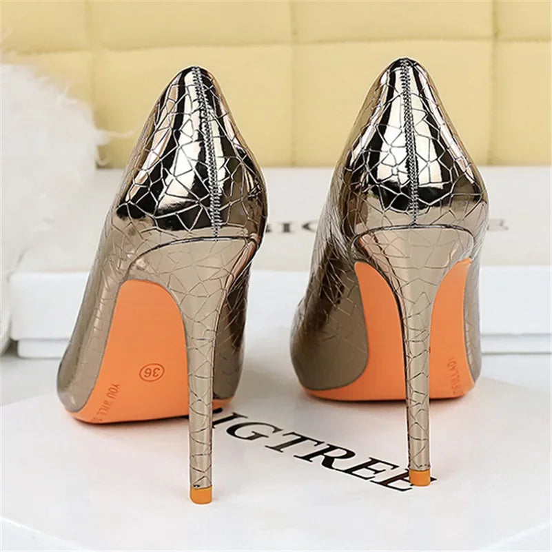 10.5cm high heels plus size metallic silver gold serpentine pumps women bridal wedding shoes side view
