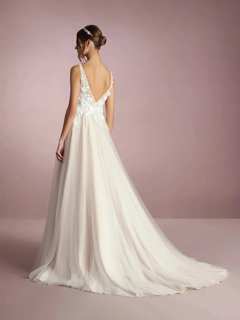 A-Line Tulle Wedding Dresses V Neck 3D Floral Backless Brides Dresses Appliques Illusion Romantic Bridal Gown Customized