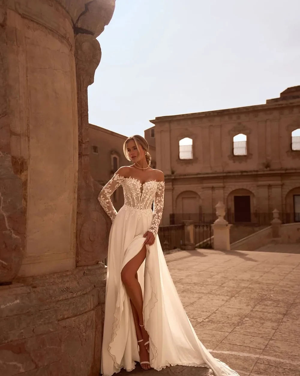 Luxury Wedding Dresses Vintage Lace Appliques Off Shoulder Long Sleeves Bride Dress Women Boho Bridal Gowns Customized