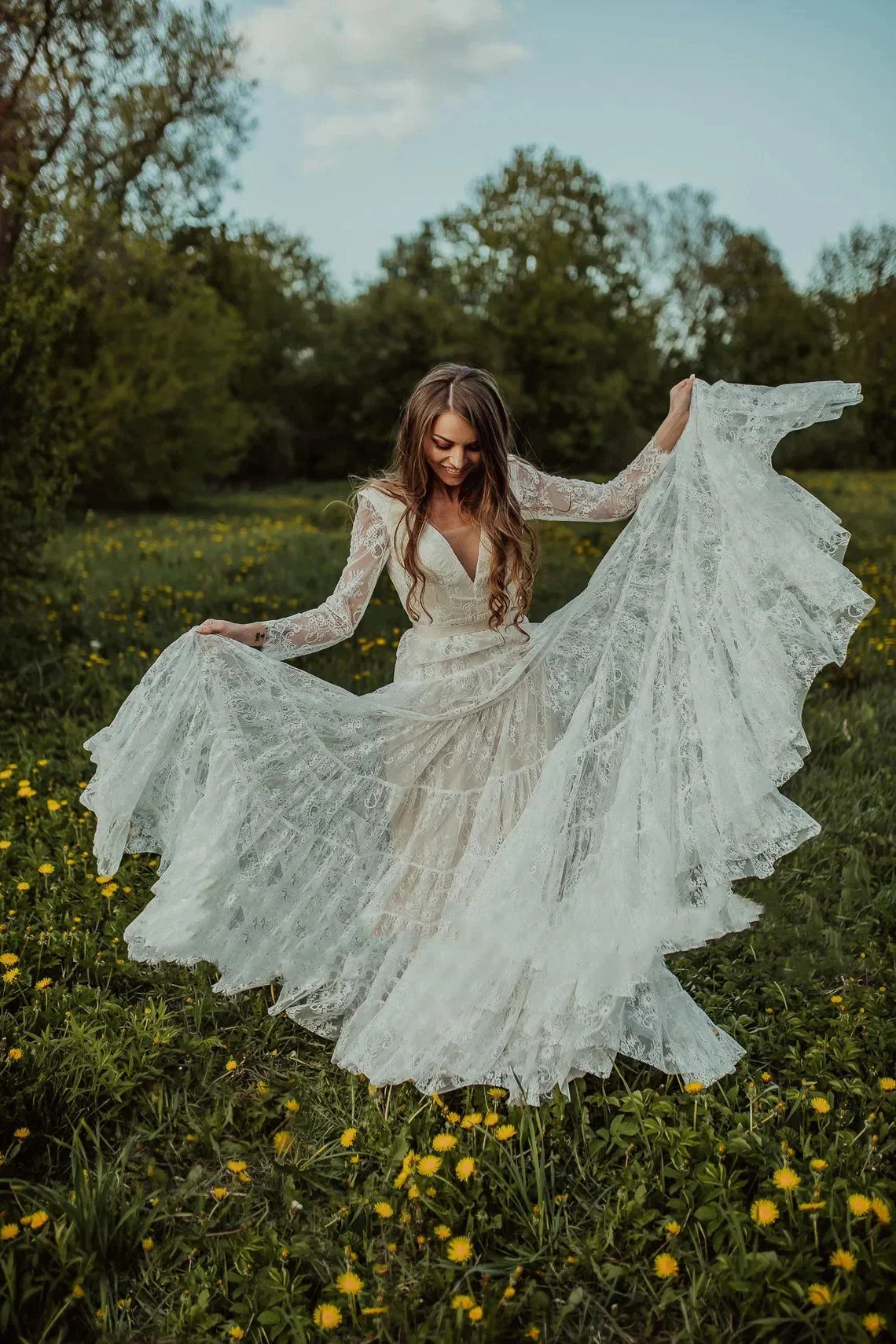 BOHO Wedding Dresses V-Neck Backless A-Line Sexy Bridal Gowns Lace Appliques Robes Vintage Vestidos De Novia Exquisite