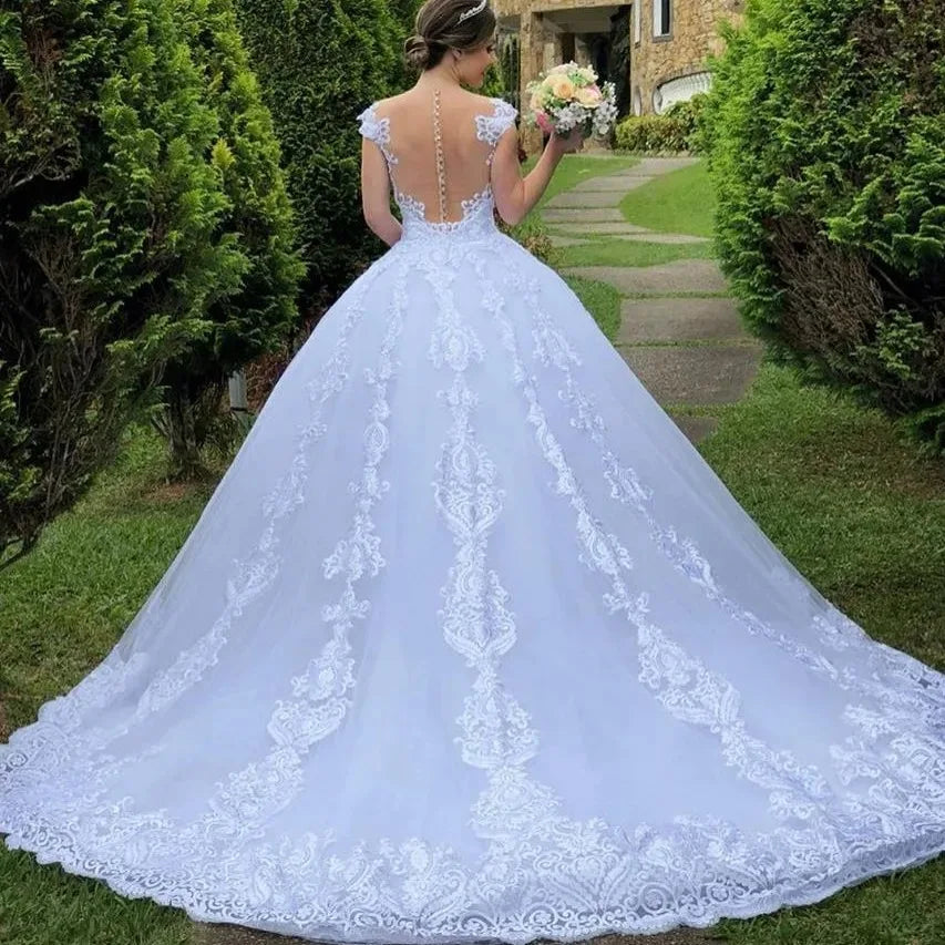 2026 Brides Wedding Dress V-neck Luxury Lace Wedding Gown With Train Classic Ball Gown Plus Size Vestido De Noiva  Customized