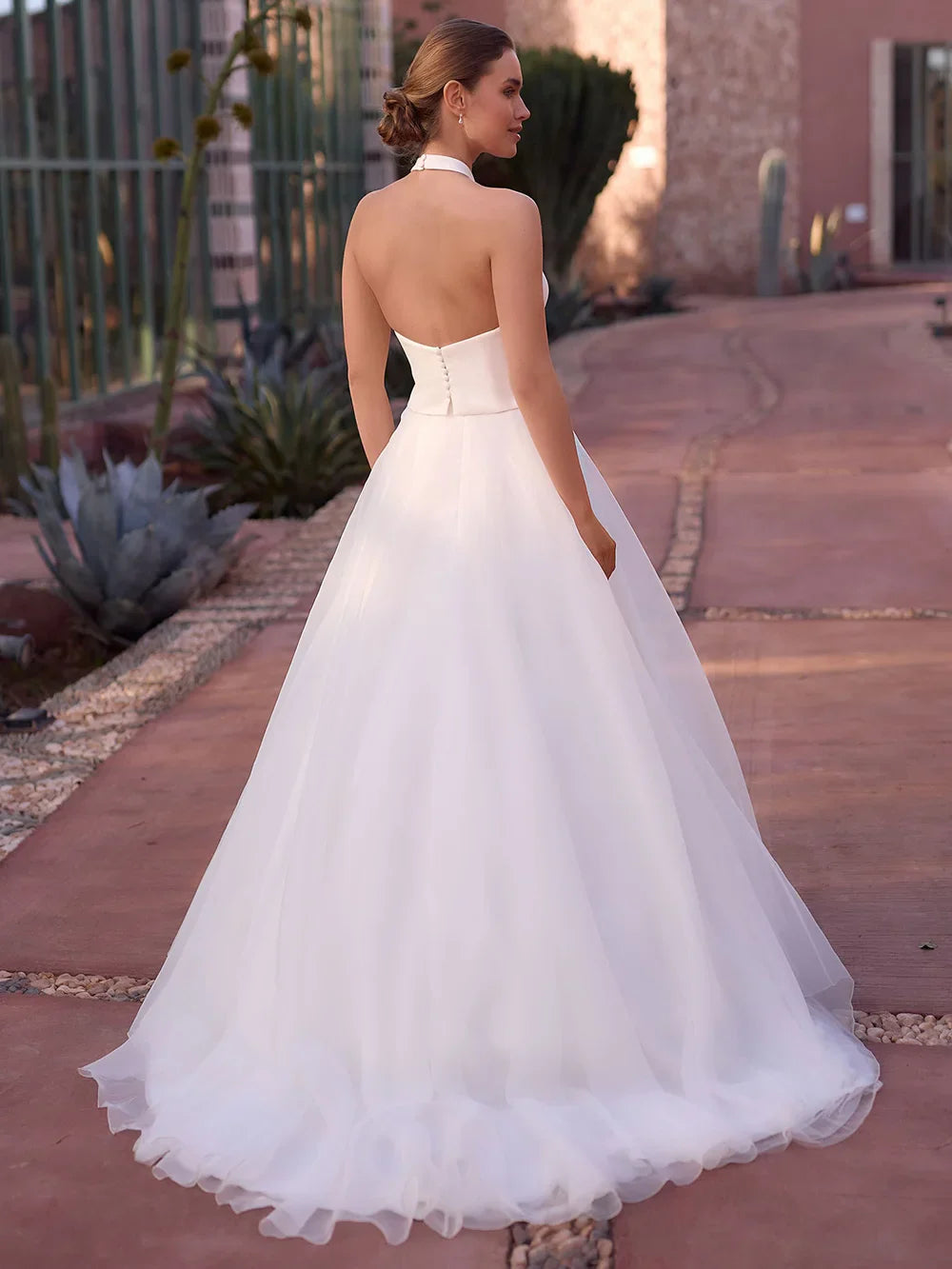 Halter Neck Wedding Dresses Simple Wedding Gown Backless A-Line Bridal Gown Tulle Women Brides dresses Customized
