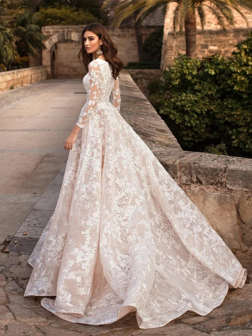 Luxury Long Sleeve Wedding Dresses Lace Appliques Bride dress Vestidos De novia woman Bridal Gown Robe De Mariée Customized