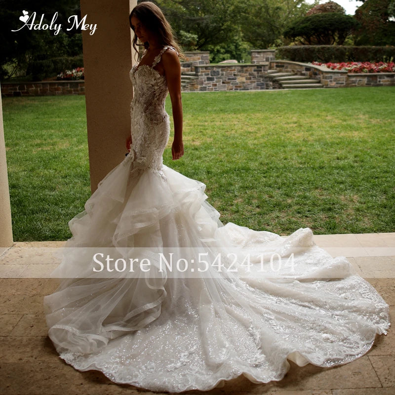 Gorgeous Flowers Spaghetti Straps Mermaid Wedding Dress Delicate Beading Appliques Backless Trumpet Bridal Gown