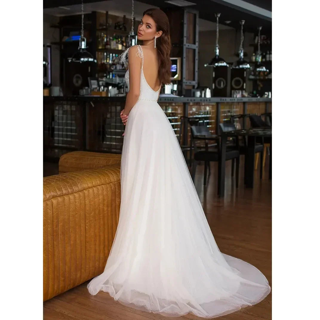 New elegant Princess Wedding dress Sexy V-neck backless feather Decal Beach Garden Bridal Party dress Wedding ball dress