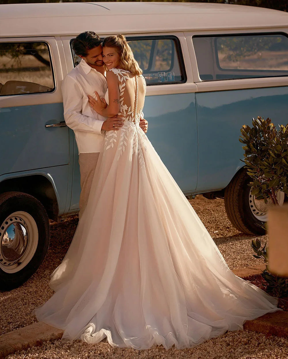 Customized Vintage V Neck Wedding Dress A Line Tulle Bride Gown Illusion Back Applique Lace Sleeveless Boho - Image 1