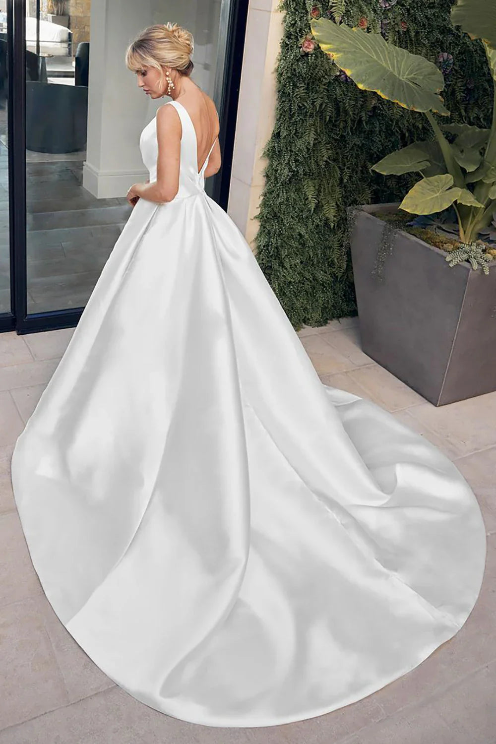 Satin Wedding Dresses V Neck Sleeveless Bride Gown Open Back Women Elegant Bridal Dresses With Pockets Customized