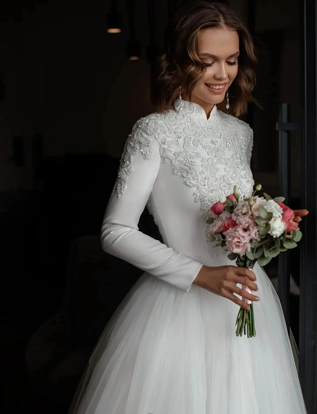 Elegant Long Muslim Wedding Dresses Applique Lace Beaded High Neck White A Line Tulle Bride Gowns Elegant Arabic Dubai Vestido