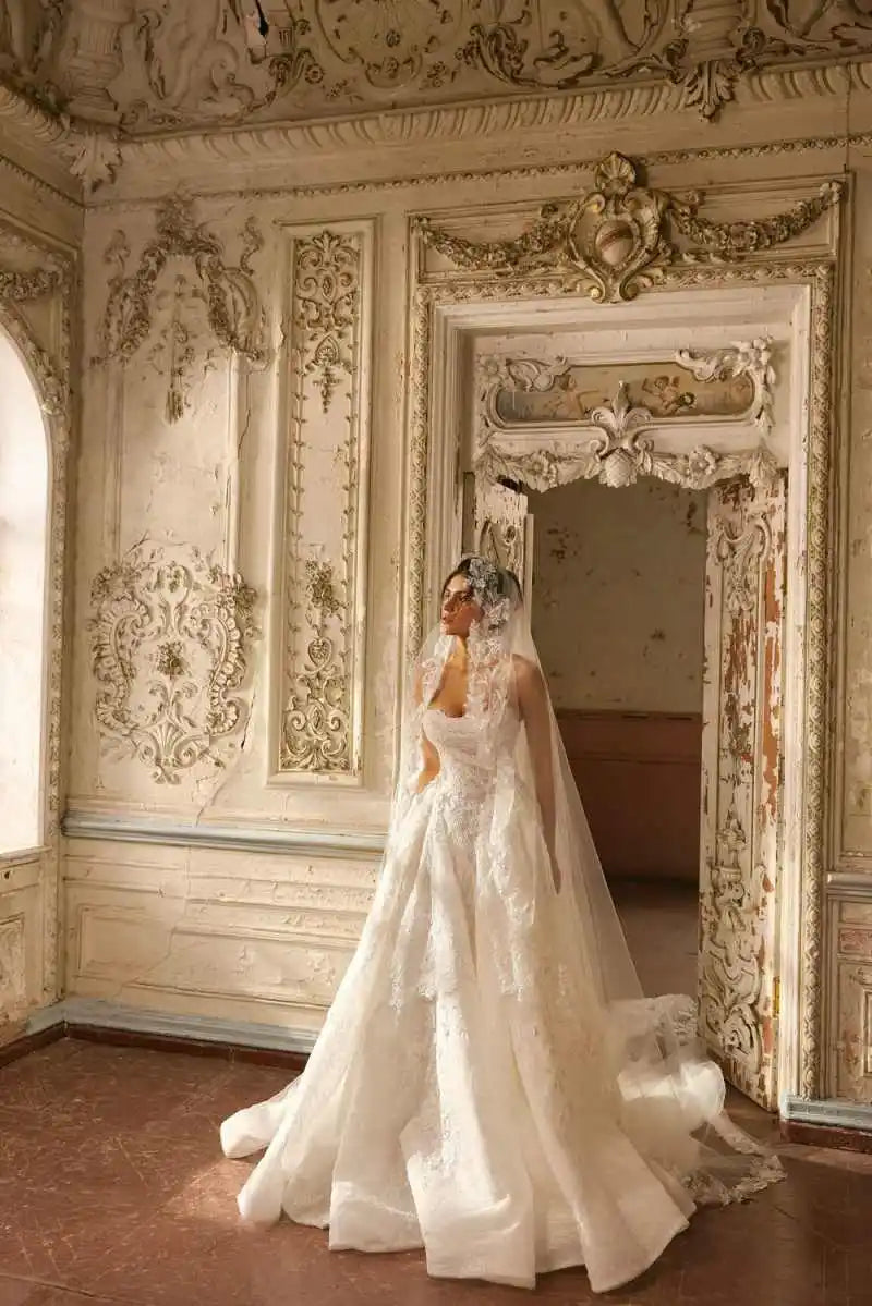 Vintage strapless mermaid lace wedding dress – detail view – Snowy Bridal