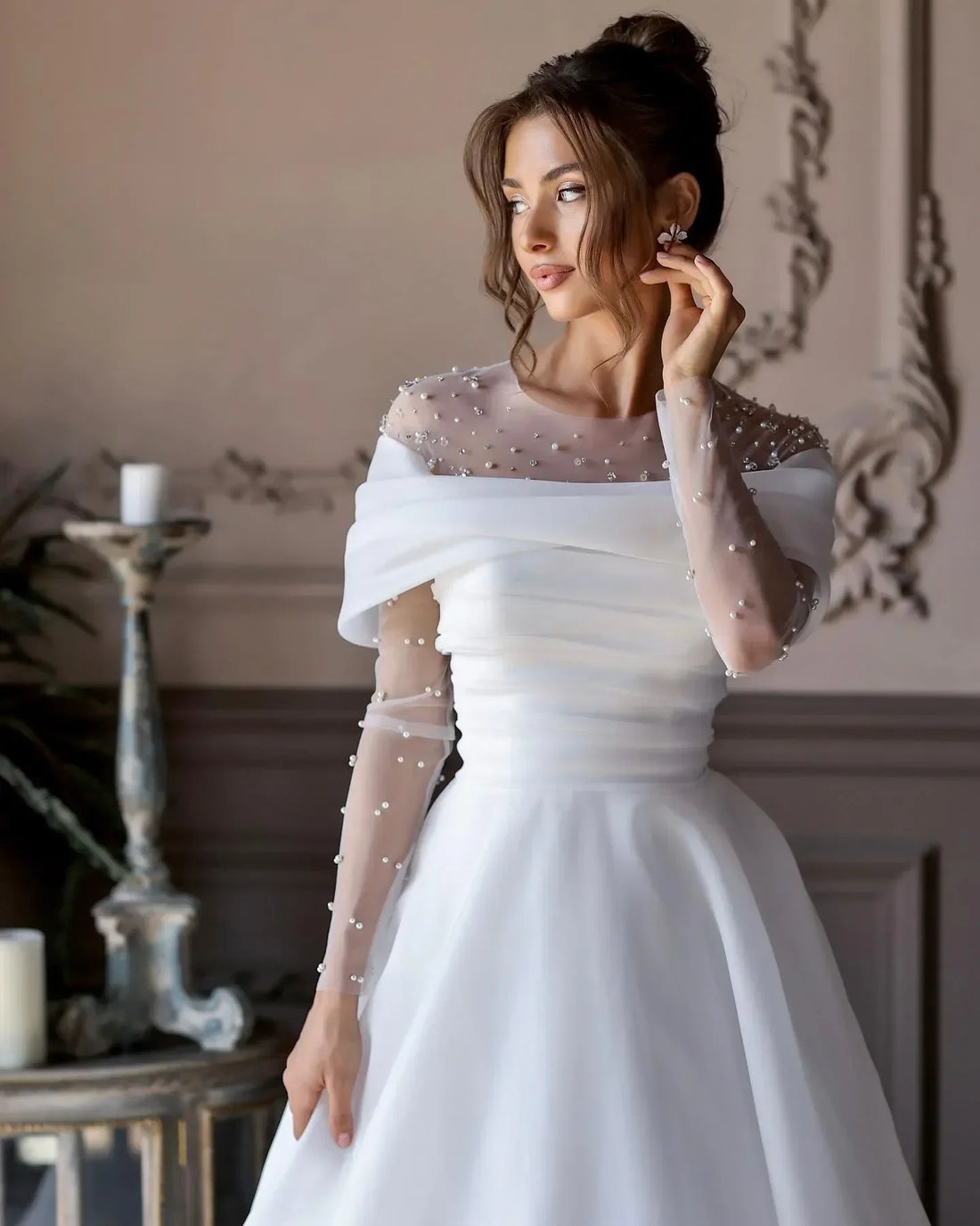 Elegant luxury A line wedding dresses round neck long sleeve crystal pearl design wedding beach auditorium bridal dress custom