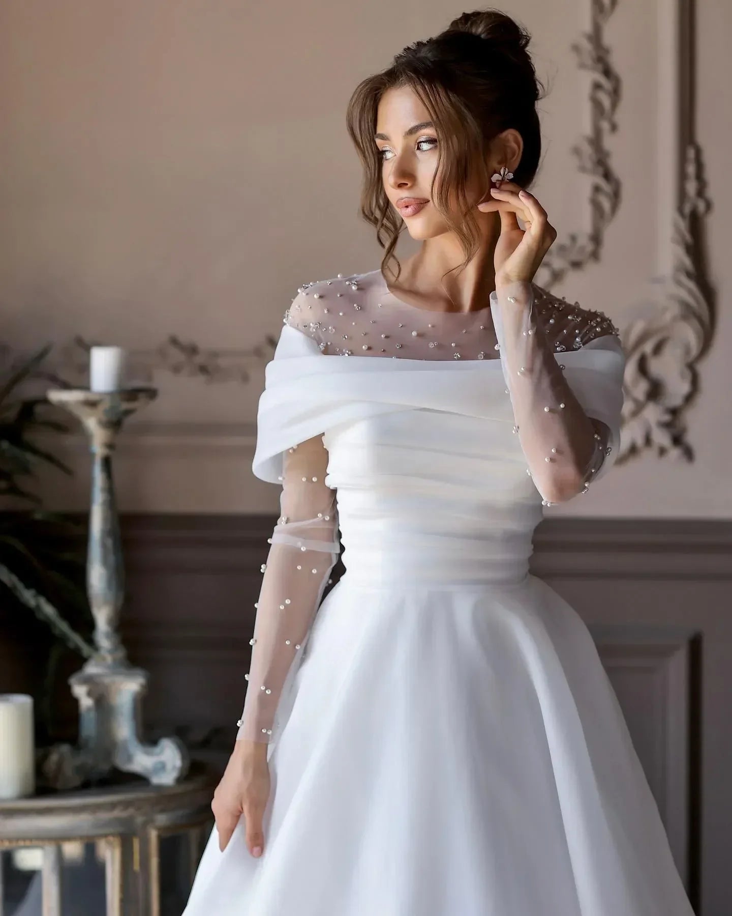 Elegant luxury A line wedding dresses round neck long sleeve crystal pearl design wedding beach auditorium bridal dress custom