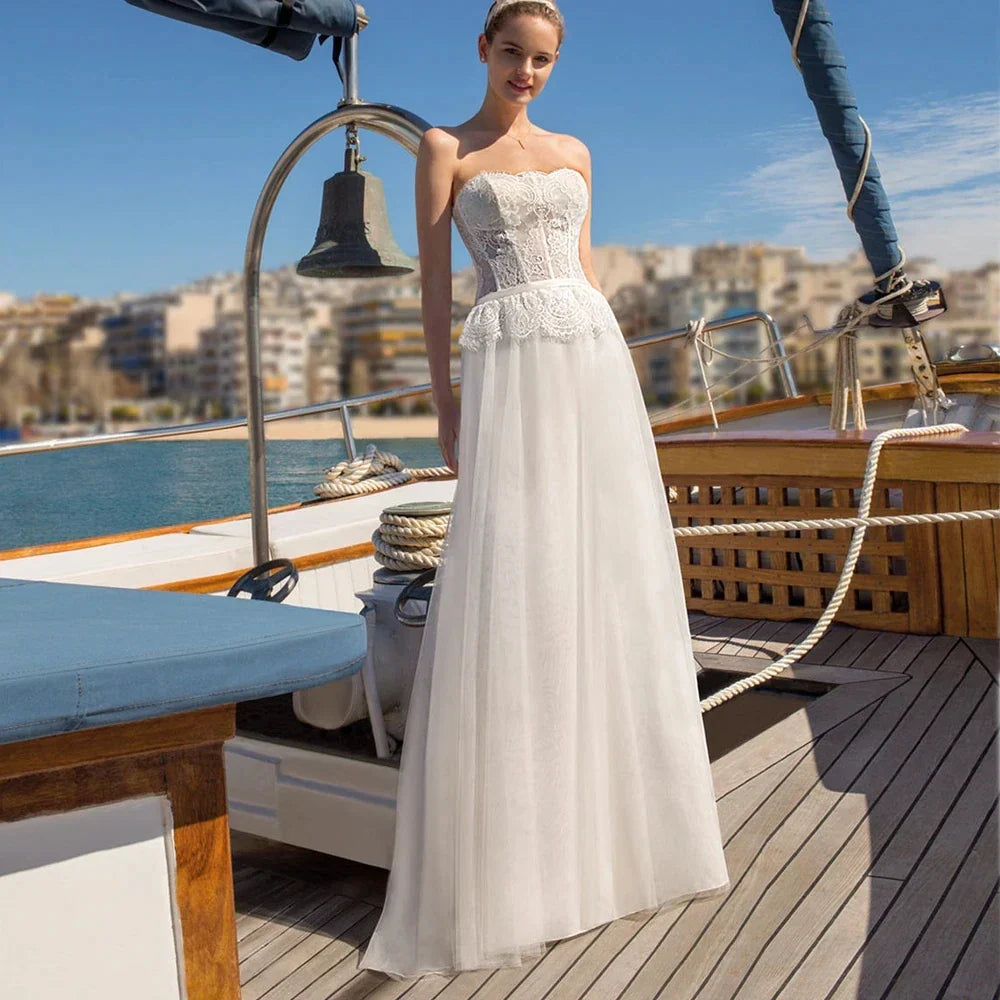 New arrival wedding dress 2026 strapless lace sleeveless tulle floor length A-line bridal party gown