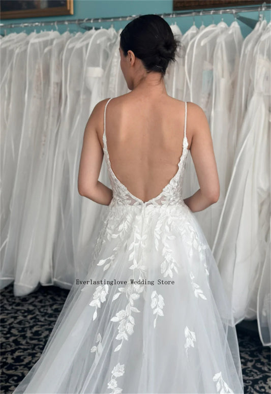 Charming Two Straps V-neck Lace Applique Bodice A Line Wedding Dresses Backless Custom Made 2025 Rode De Morrie