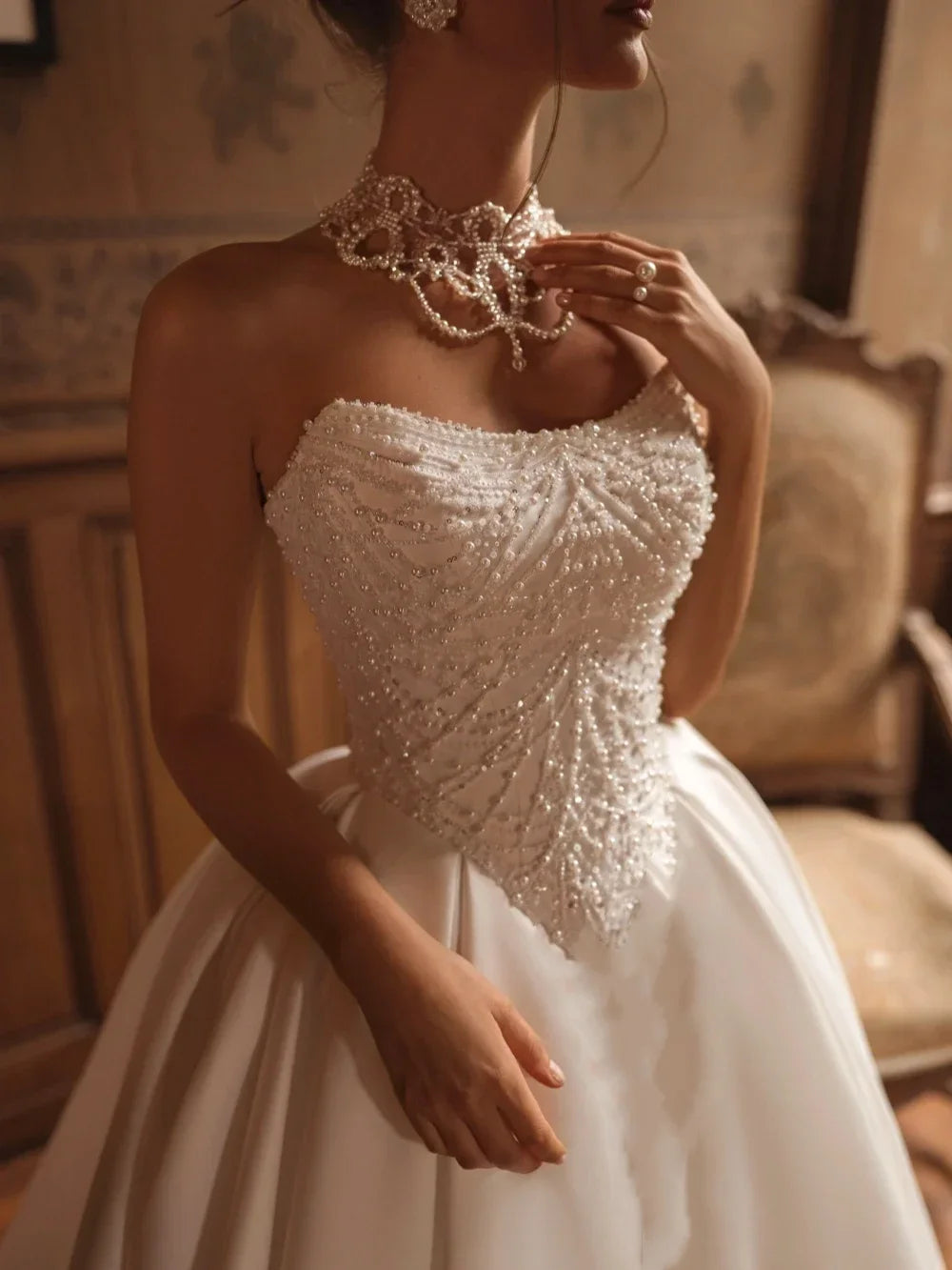 Elegant Pearls Lace Wedding Dresses Princess Women Buttons Back Bride Dresses Court Train Ball Gown Robe De Mariee Customized