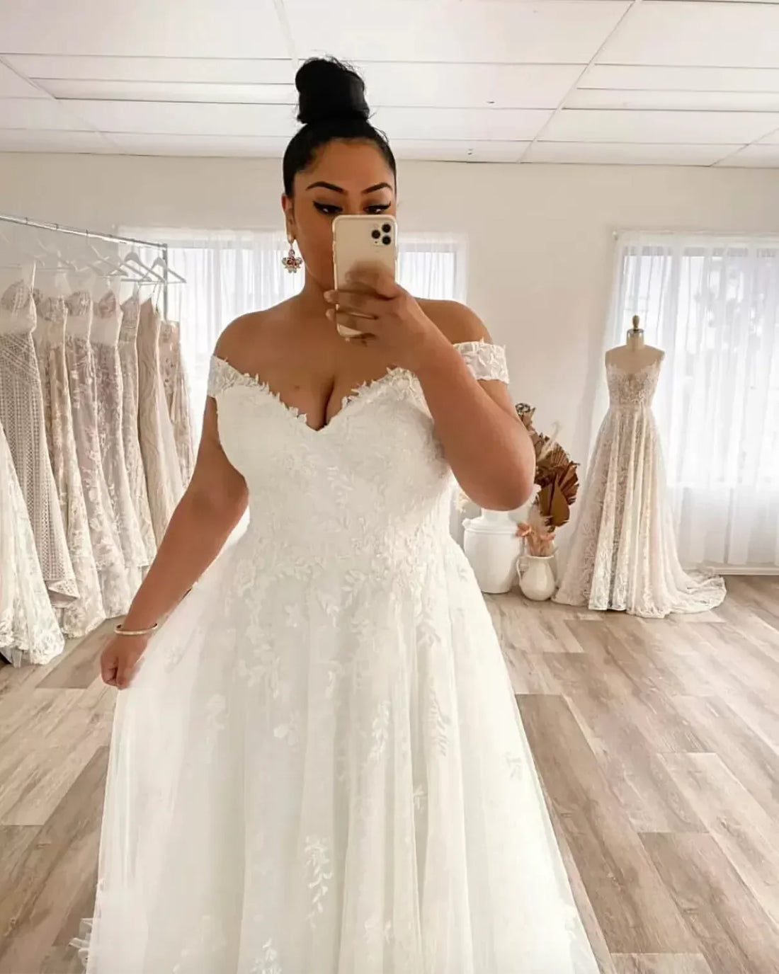 Plus size A-line wedding dress off-the-shoulder lace appliques zip back gorgeous bridal gown