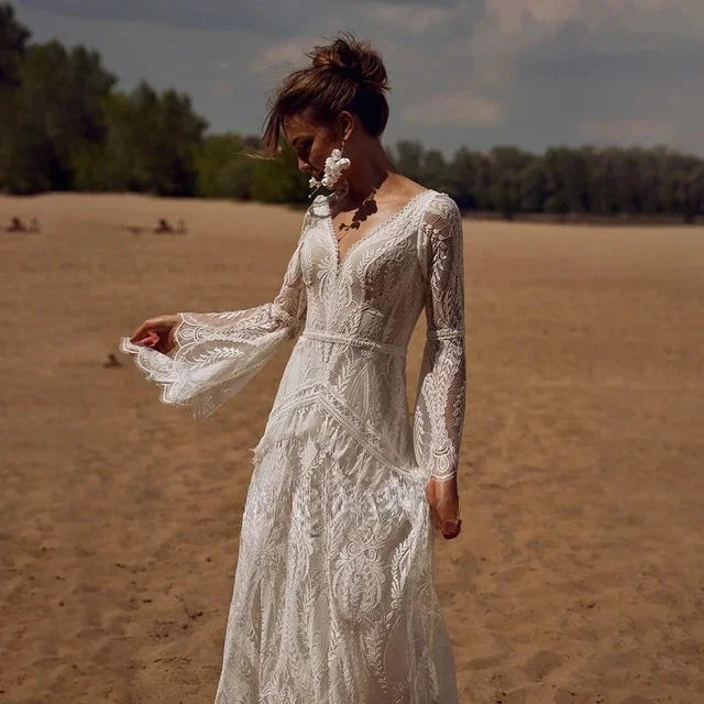 Bohemian vintage wedding dress V-neck backless bridal gown flare sleeves lace 2024