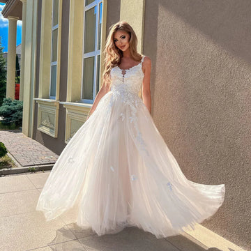 A Line Boho Wedding Dresses Lace Appliques Backless Tulle Bridal Gown Spaghetti Straps Luxury Bride Dress Customized