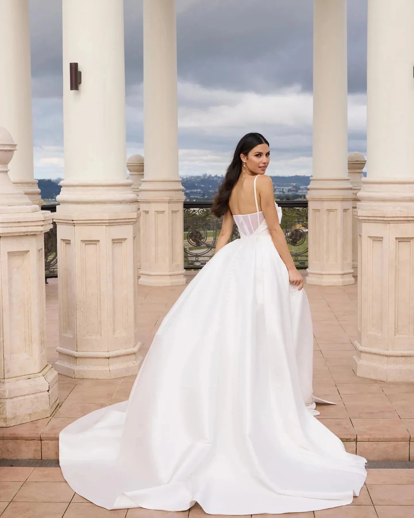 Gorgeous Satin Romantic Wedding Dresses Fascinating Sexy Backless Mermaid Off Shoulder Sleeveless High Split Mopping Bride Gownk
