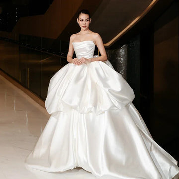 Customized Modern Satin Princess Wedding Dress Ball Dress Strapless Ruffles Layered A-line White Bridal Dress Vestido De Novia