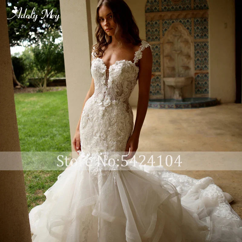 Gorgeous Flowers Spaghetti Straps Mermaid Wedding Dress Delicate Beading Appliques Backless Trumpet Bridal Gown