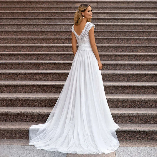 New Customized Wedding Dress 2025 V-Neck Vintage Lace Sexy Backless Tiered Wedding Gowns Vestido De Noiva