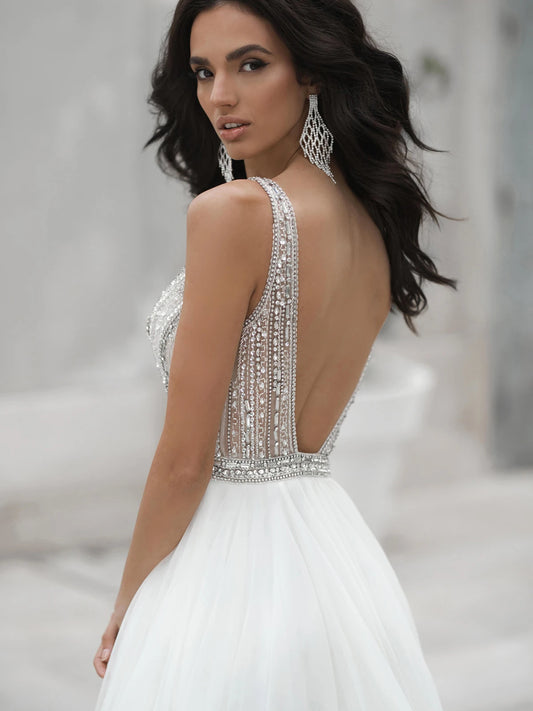 V Neck Luxury Beaded Wedding Dress A Line Soft Tulle Sleeveless Sequins Customized 2021 Plus Size Bling Open Back Bridal Gowns