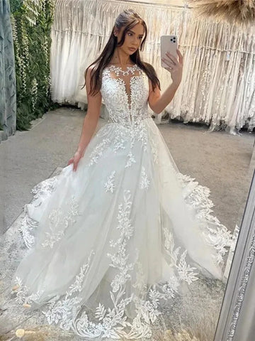 Lace A-line appliqued scoop neck modest bride wedding gown dress elegant